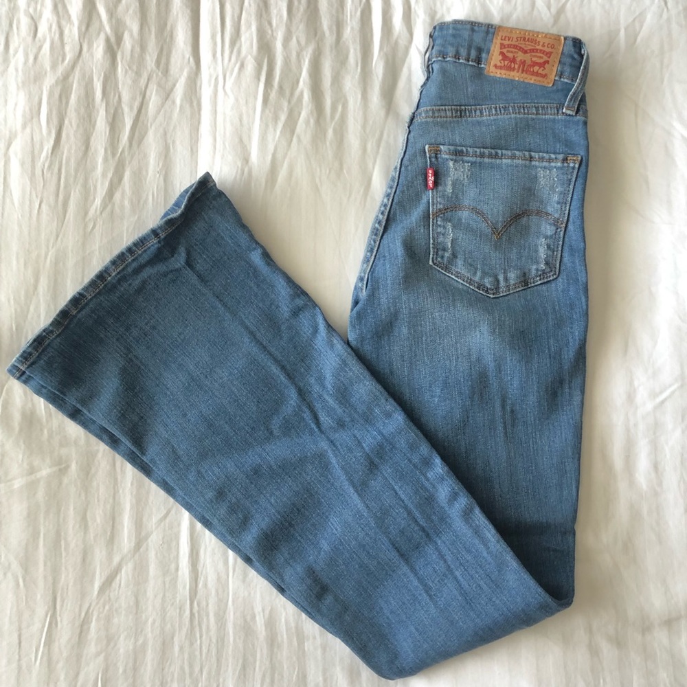 HIGH WAIST WIDE LEG DISTRESSED LEVI’s size 24